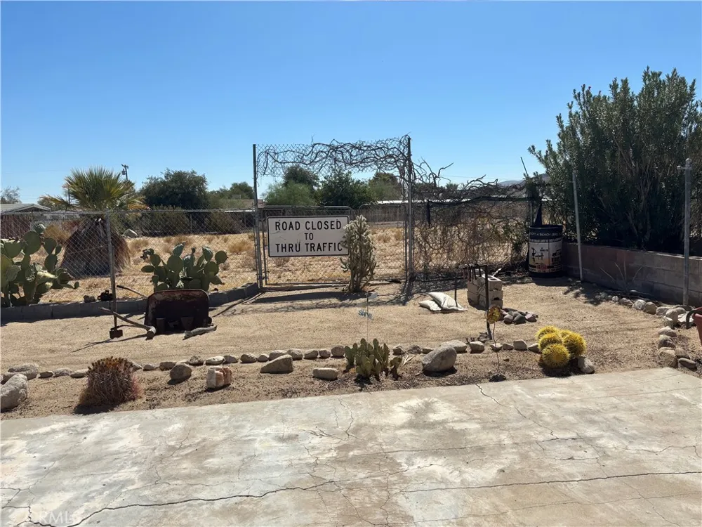 6925 Manzanita 29 Palms, CA 92277