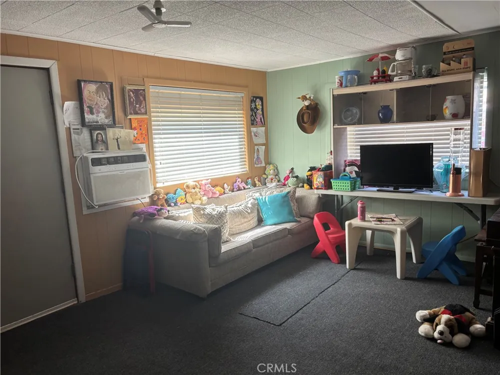 6925 Manzanita 29 Palms, CA 92277