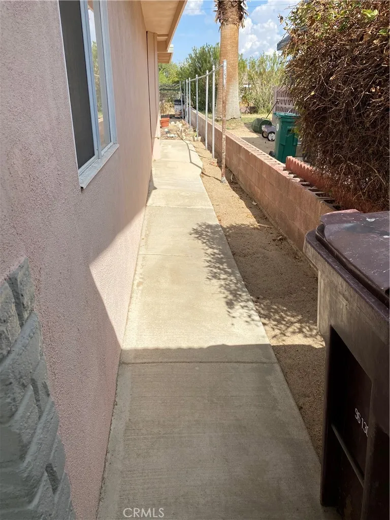 6925 Manzanita 29 Palms, CA 92277