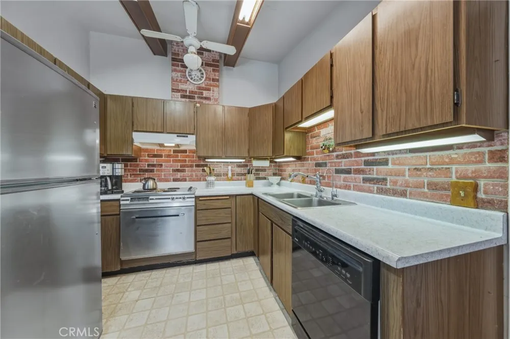 7295 Marina Court Clearlake, CA 95422