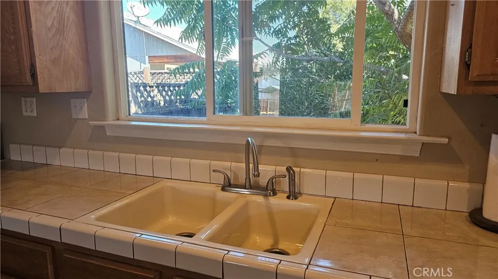 2240 Spring Valley Road Clearlake Oaks, CA 95423