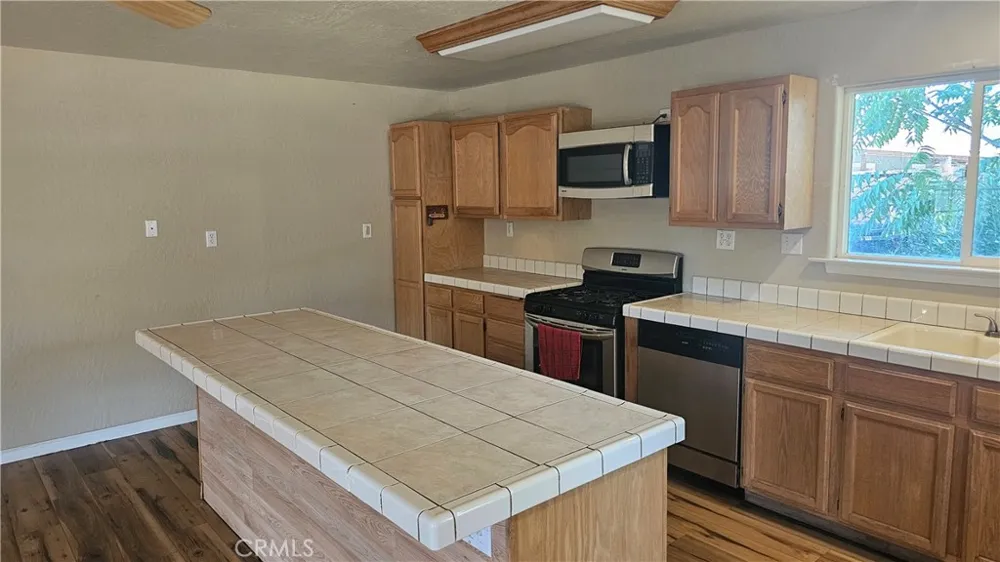 2240 Spring Valley Road Clearlake Oaks, CA 95423
