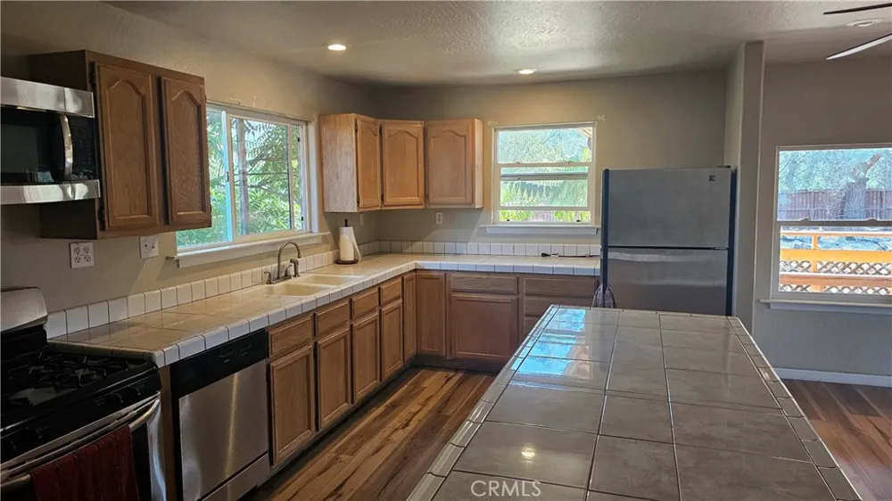 2240 Spring Valley Road Clearlake Oaks, CA 95423