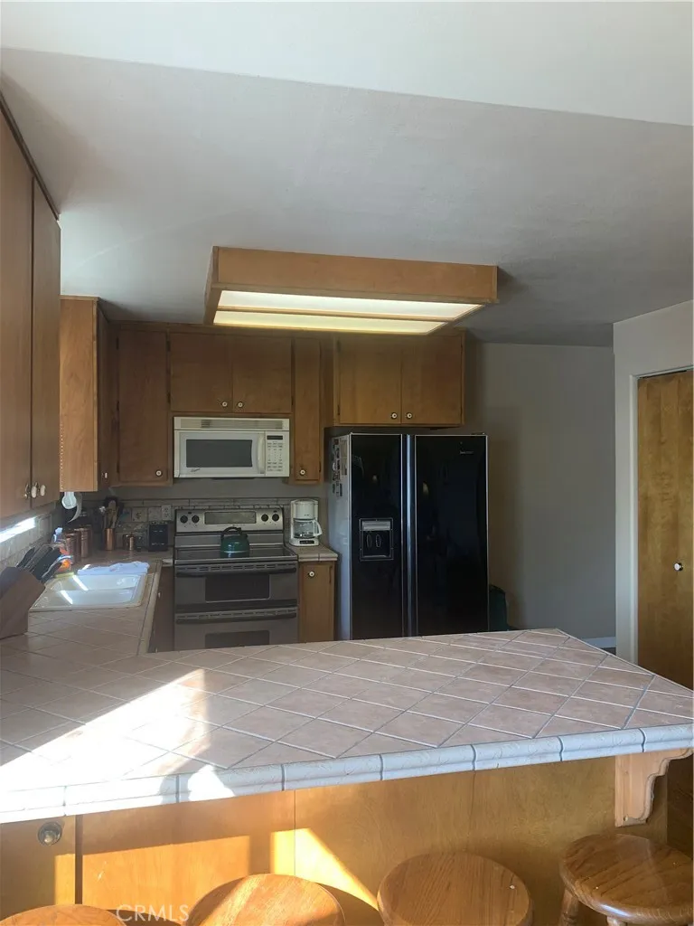 311 Hillcrest Lakeport, CA 95453