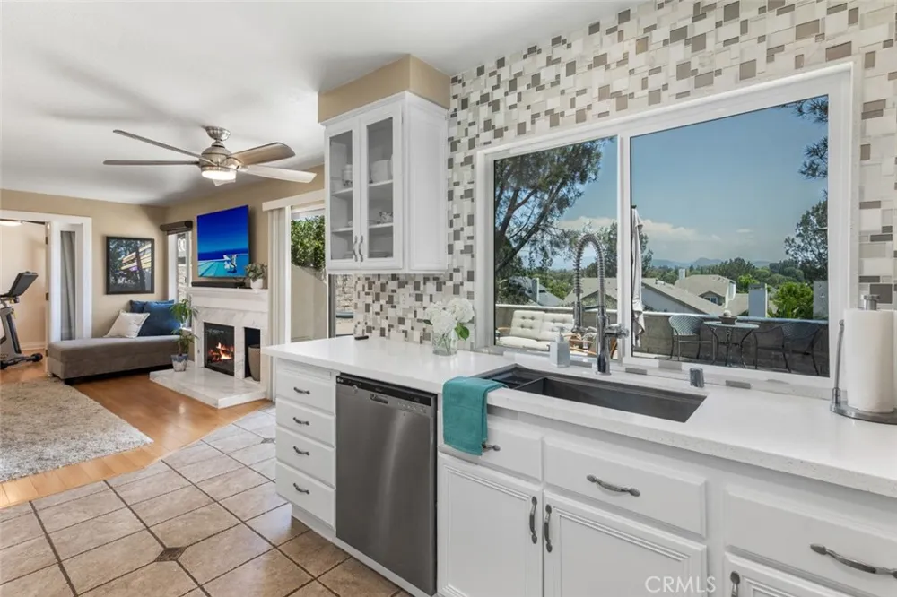 10 Windflower Aliso Viejo, CA 92656