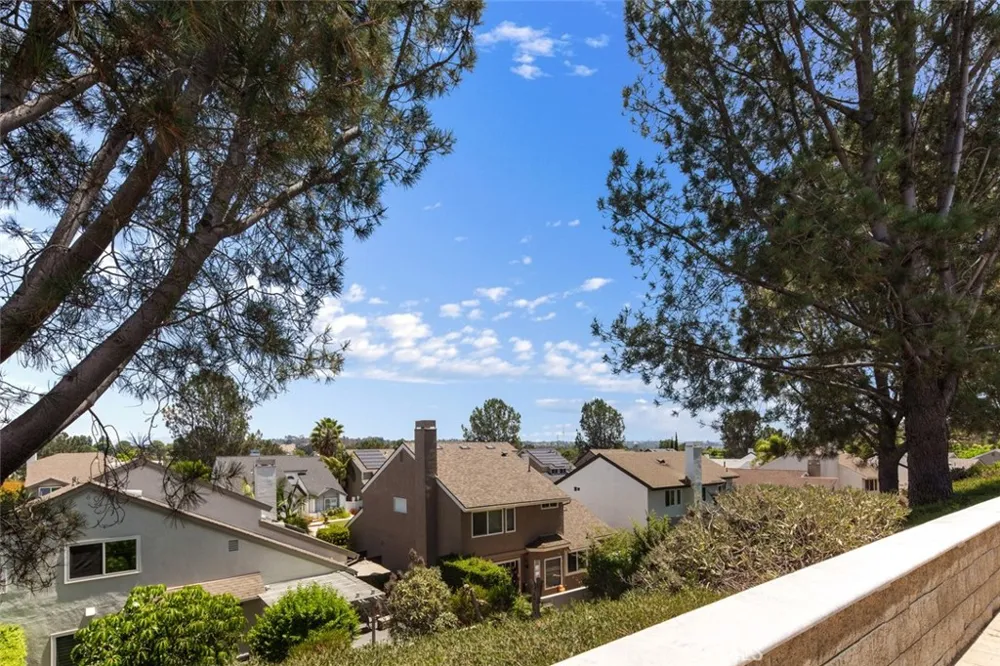 10 Windflower Aliso Viejo, CA 92656