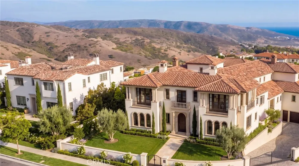 18 Waves End Newport Coast, CA 92657