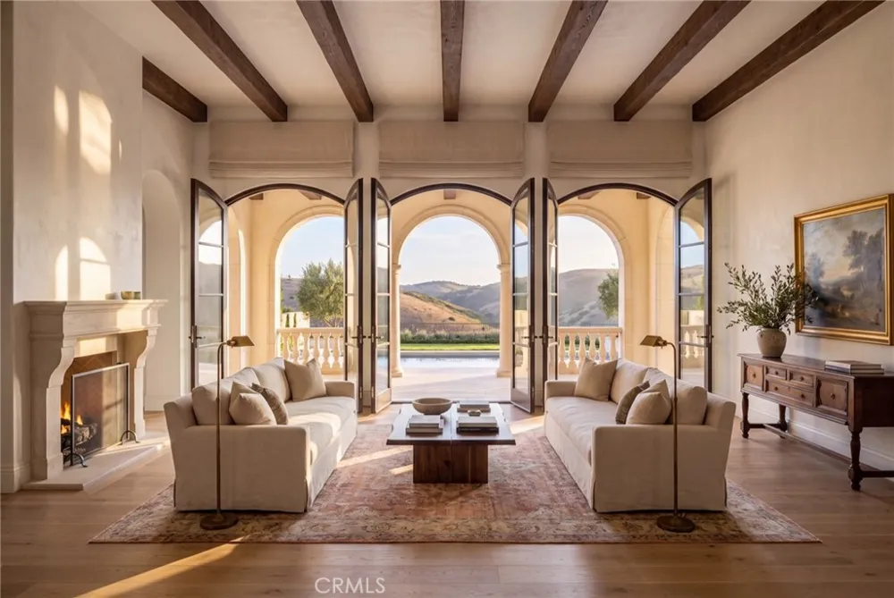 18 Waves End Newport Coast, CA 92657