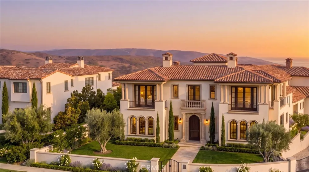 18 Waves End Newport Coast, CA 92657