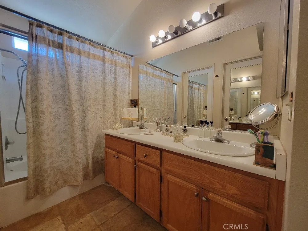 2101 Canal Farm Lane Los Banos, CA 93635