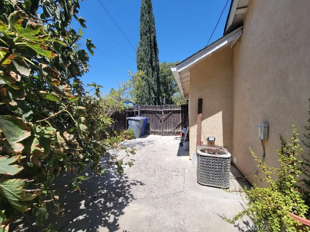2101 Canal Farm Lane Los Banos, CA 93635