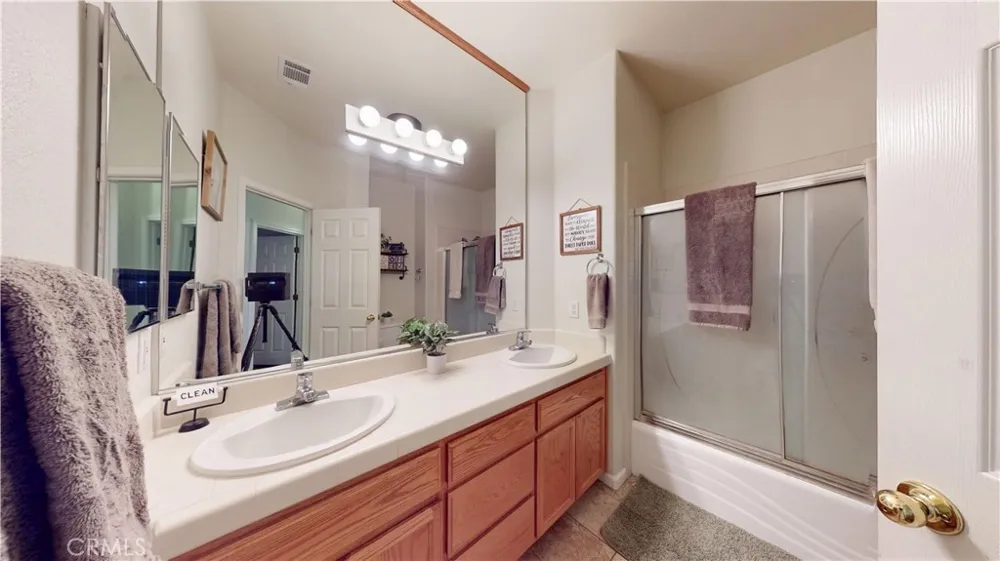 1801 Tully Hughson, CA 95326