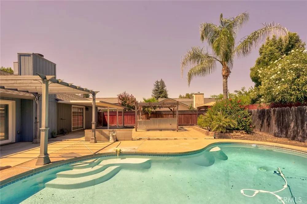 1111 E Donna Drive Merced, CA 95340