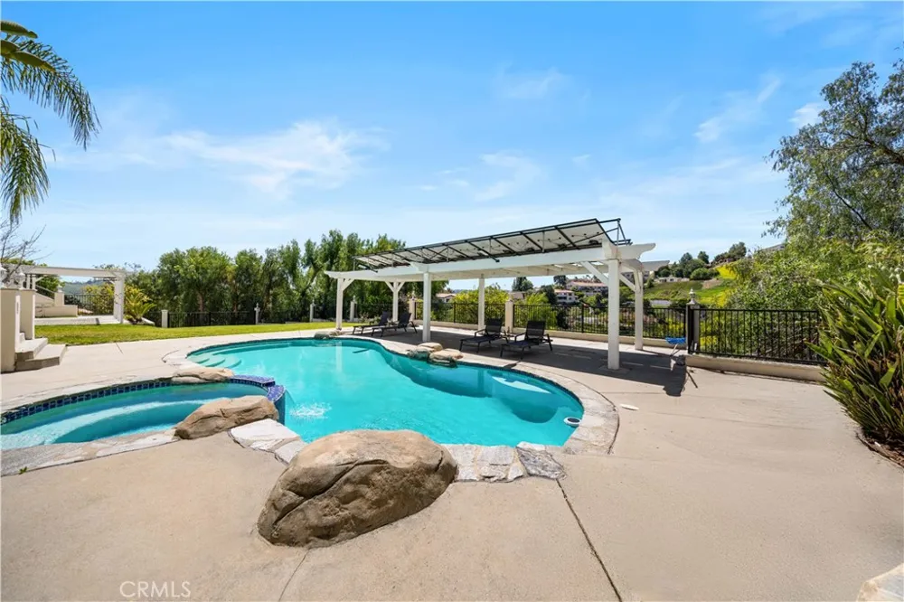 24106 Lodge Pole Road Diamond Bar, CA 91765