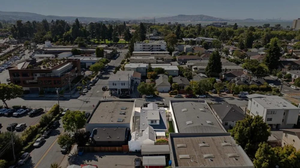 917 Howard Avenue Burlingame, CA 94010