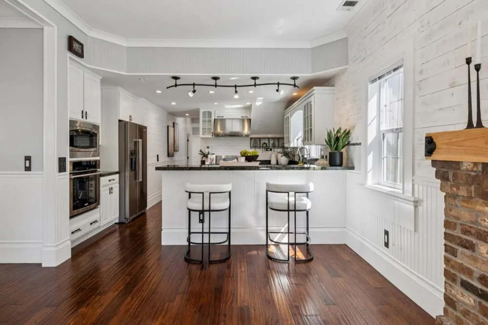 917 Howard Avenue Burlingame, CA 94010