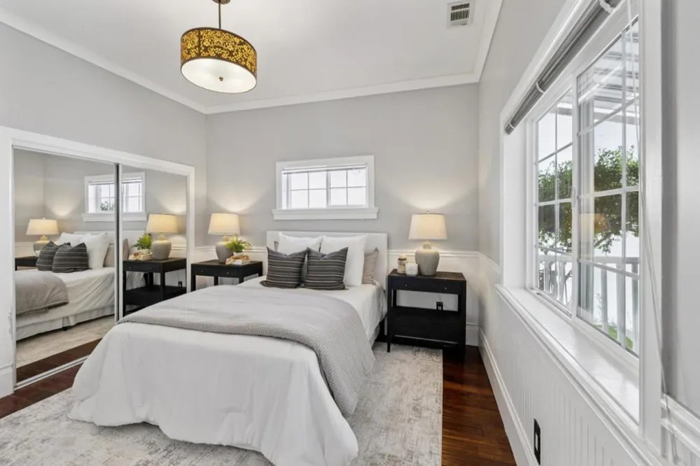 917 Howard Avenue Burlingame, CA 94010