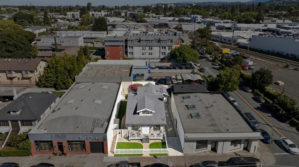 917 Howard Avenue Burlingame, CA 94010