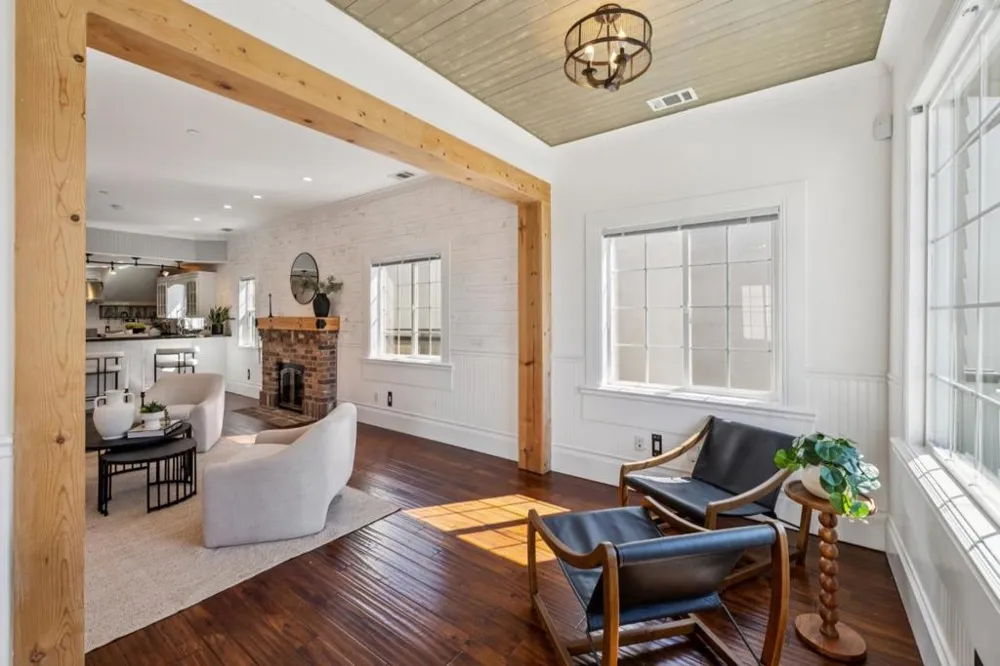 917 Howard Avenue Burlingame, CA 94010