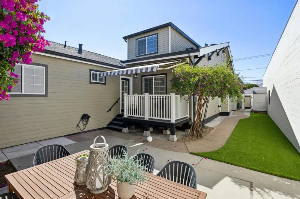 917 Howard Avenue Burlingame, CA 94010