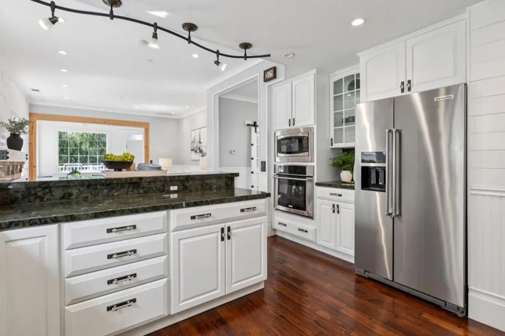 917 Howard Avenue Burlingame, CA 94010