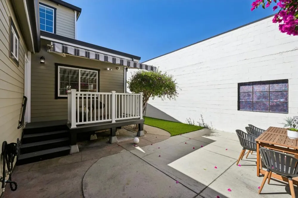 917 Howard Avenue Burlingame, CA 94010