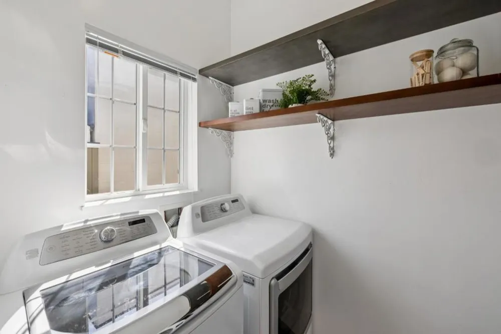 917 Howard Avenue Burlingame, CA 94010