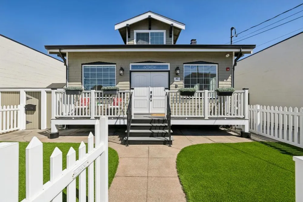 917 Howard Avenue Burlingame, CA 94010