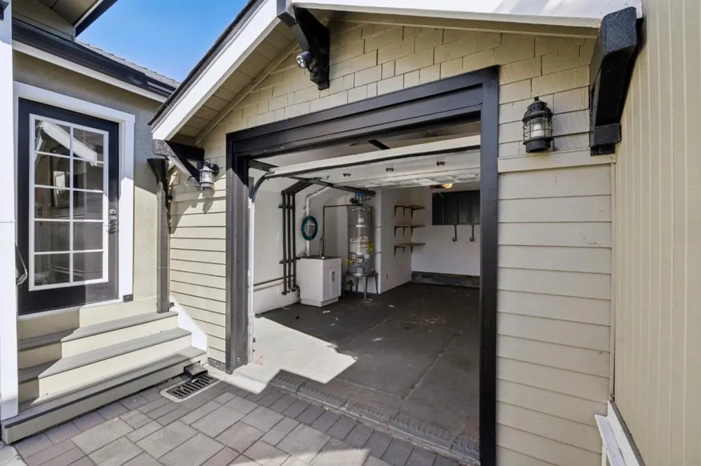 917 Howard Avenue Burlingame, CA 94010
