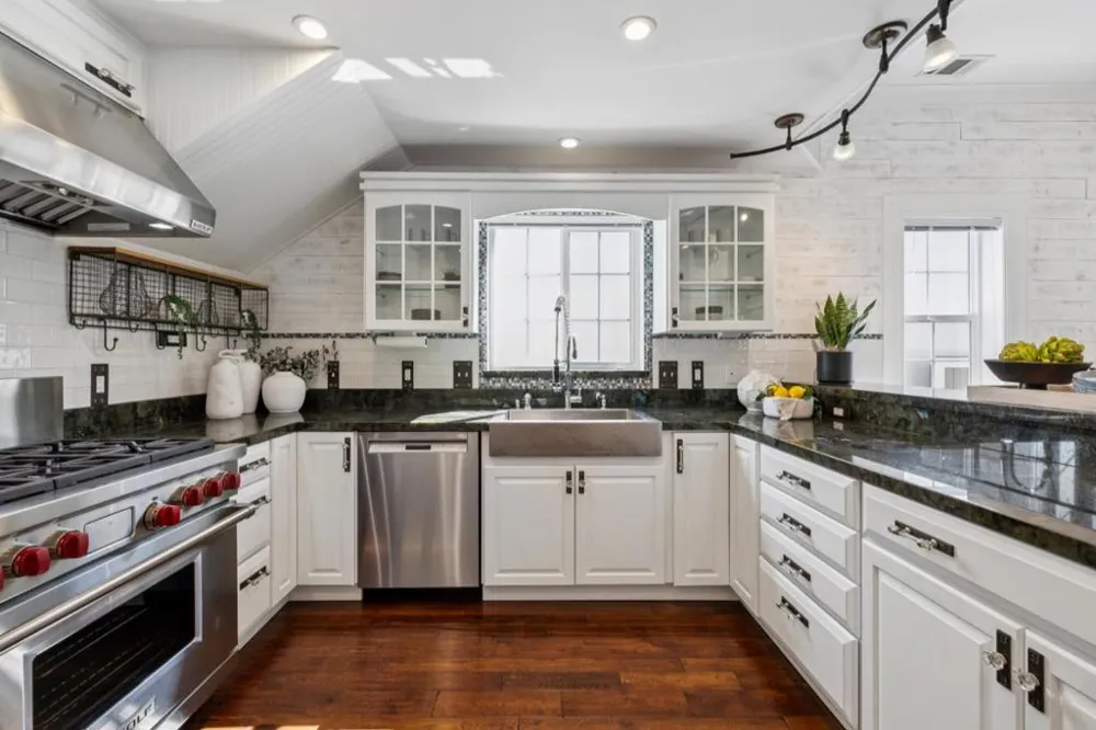 917 Howard Avenue Burlingame, CA 94010