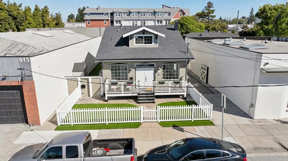 917 Howard Avenue Burlingame, CA 94010