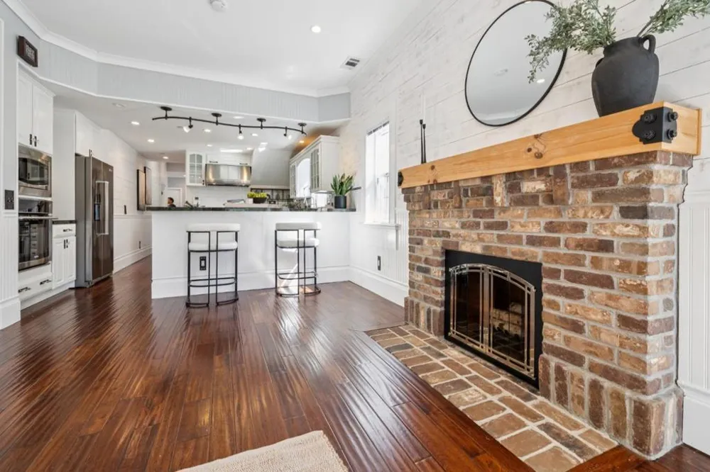 917 Howard Avenue Burlingame, CA 94010