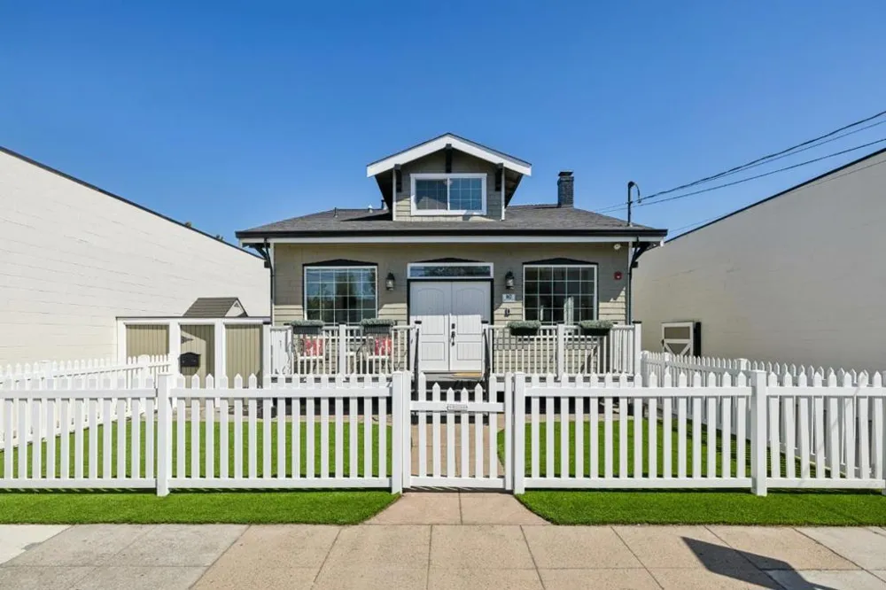 917 Howard Avenue Burlingame, CA 94010