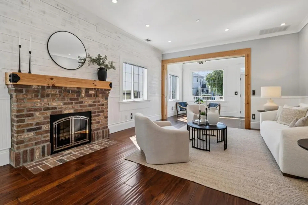 917 Howard Avenue Burlingame, CA 94010