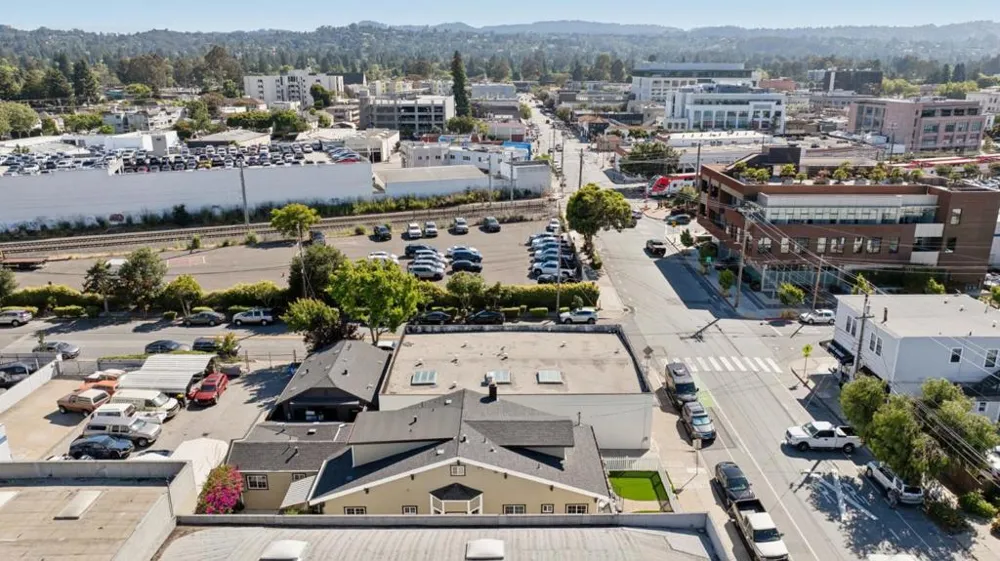 917 Howard Avenue Burlingame, CA 94010