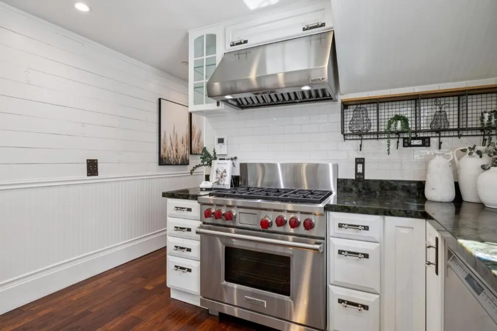 917 Howard Avenue Burlingame, CA 94010