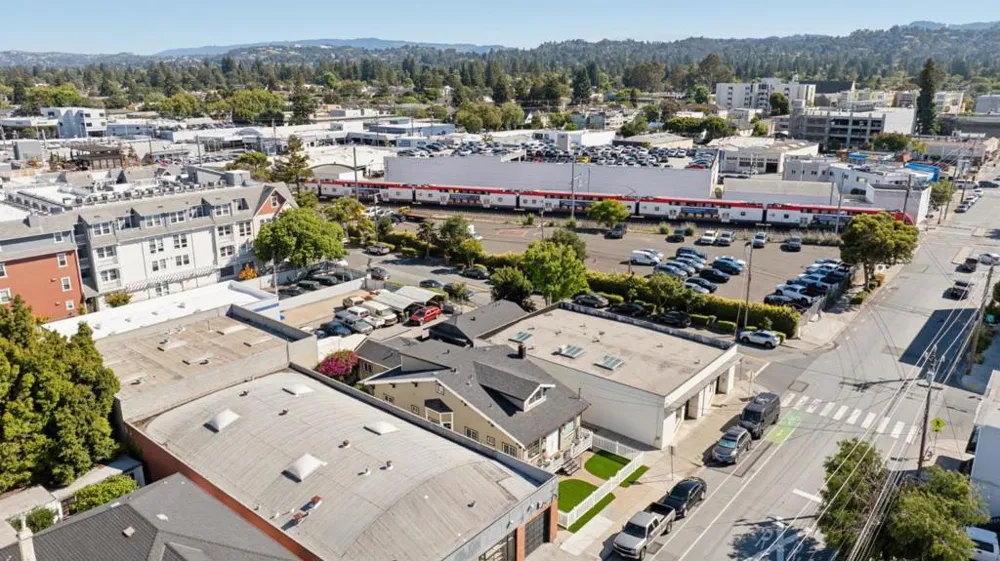 917 Howard Avenue Burlingame, CA 94010