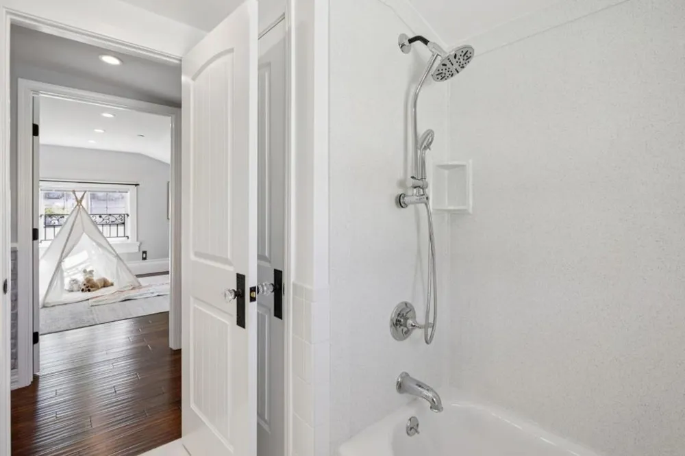 917 Howard Avenue Burlingame, CA 94010