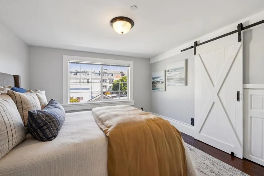 917 Howard Avenue Burlingame, CA 94010