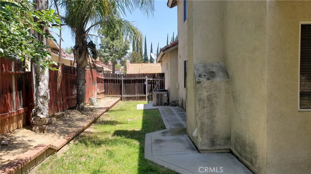 8739 Belladona Riverside, CA 92508