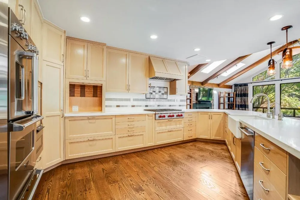 24421 Summerhill Avenue Los Altos, CA 94024