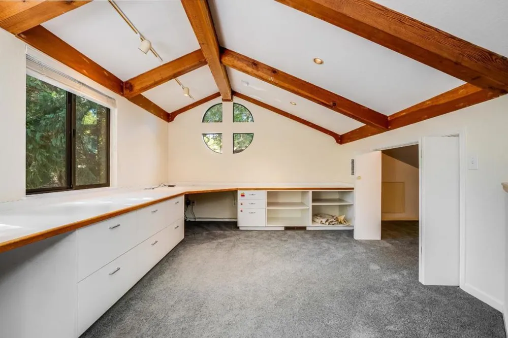 24421 Summerhill Avenue Los Altos, CA 94024