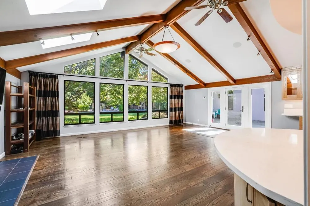 24421 Summerhill Avenue Los Altos, CA 94024