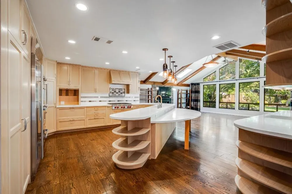 24421 Summerhill Avenue Los Altos, CA 94024