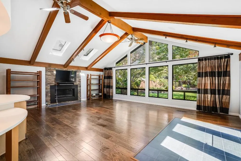 24421 Summerhill Avenue Los Altos, CA 94024