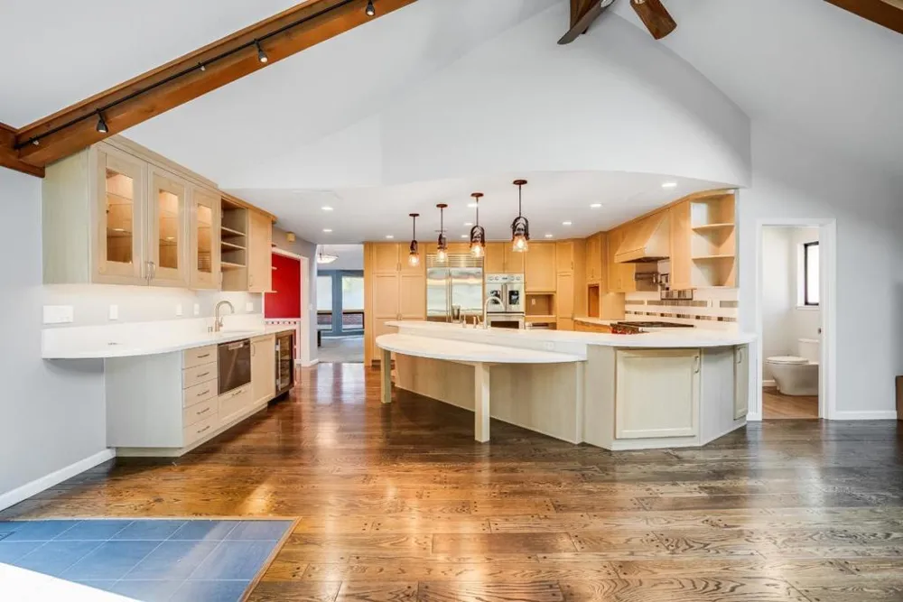 24421 Summerhill Avenue Los Altos, CA 94024