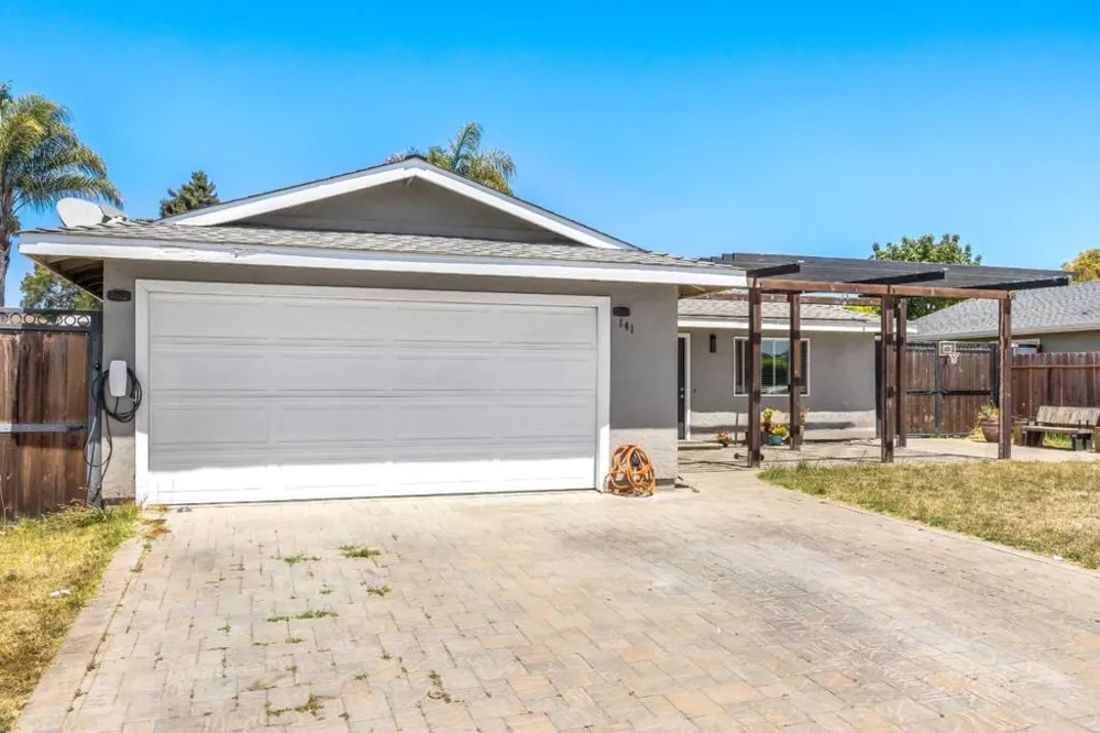 141 Trinity Avenue Watsonville, CA 95076
