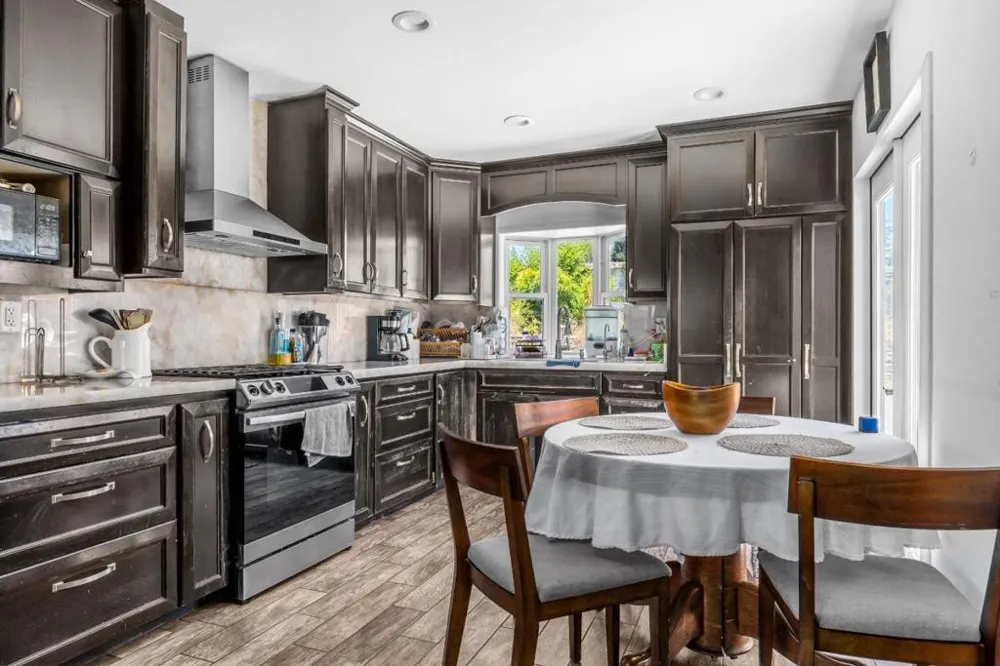 141 Trinity Avenue Watsonville, CA 95076