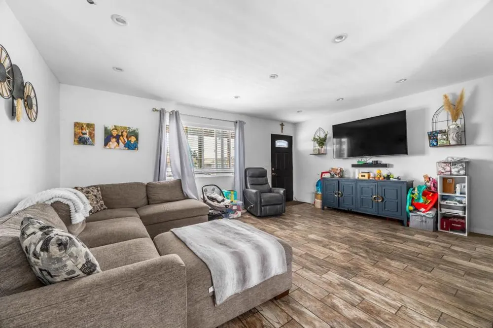 141 Trinity Avenue Watsonville, CA 95076