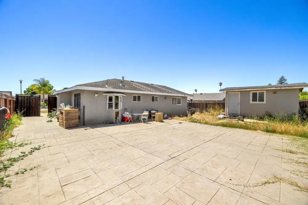 141 Trinity Avenue Watsonville, CA 95076